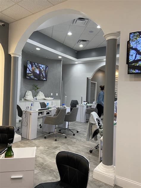 prive nail salon riverview fl.